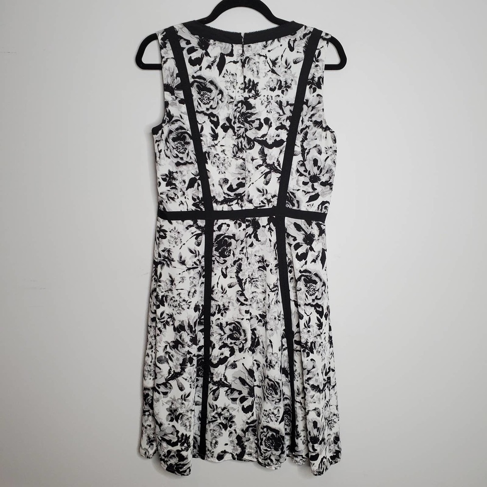 TALBOTS Black White Floral Print Sleeveless Back Zip A-Line Dress Sz 8 - Picture 6 of 6